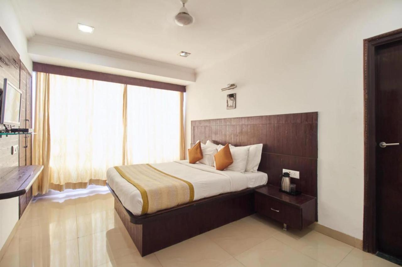 Hotel Shirdi Sai Wada Exterior photo