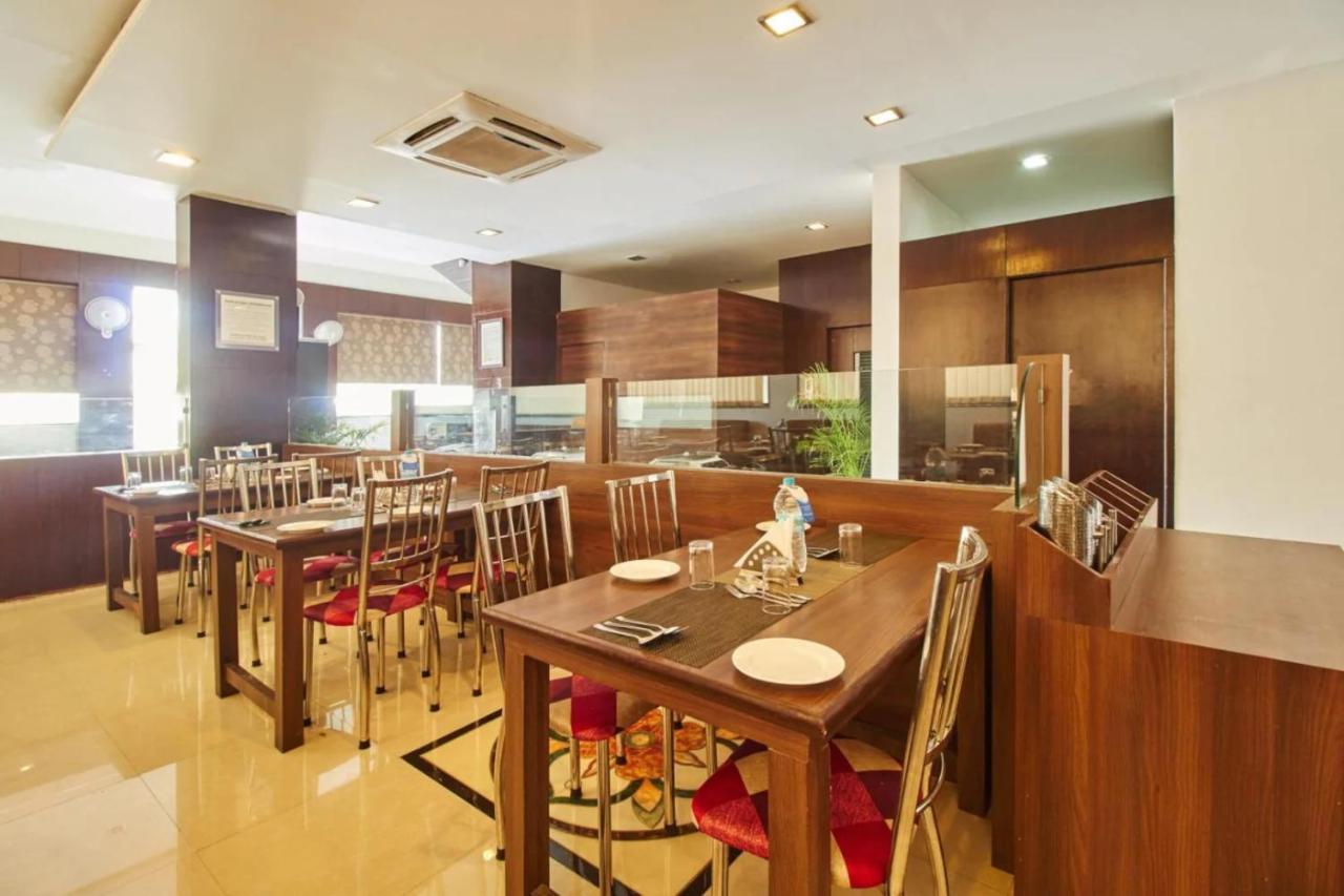 Hotel Shirdi Sai Wada Exterior photo