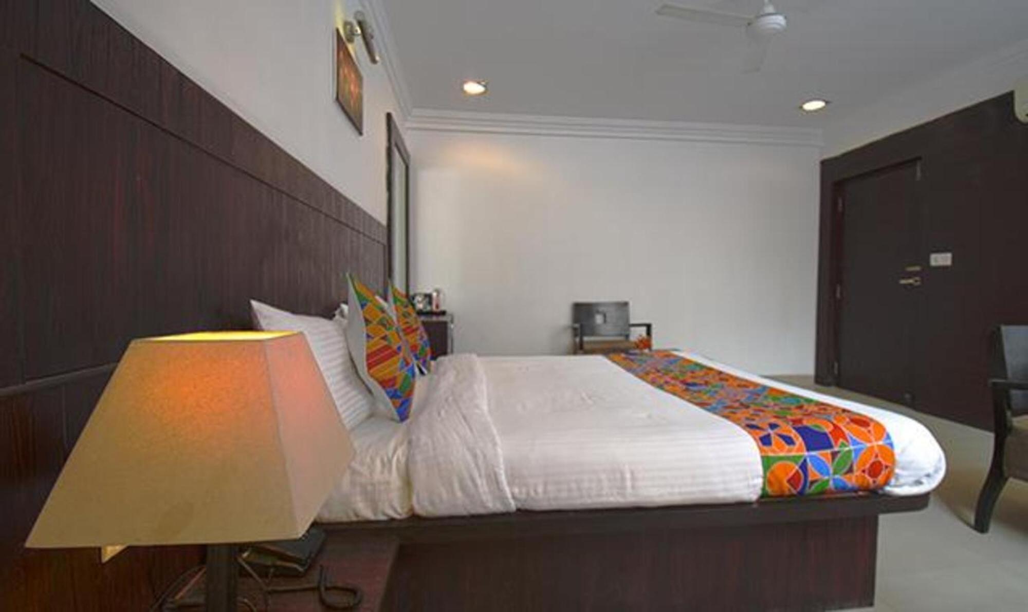 Hotel Shirdi Sai Wada Exterior photo