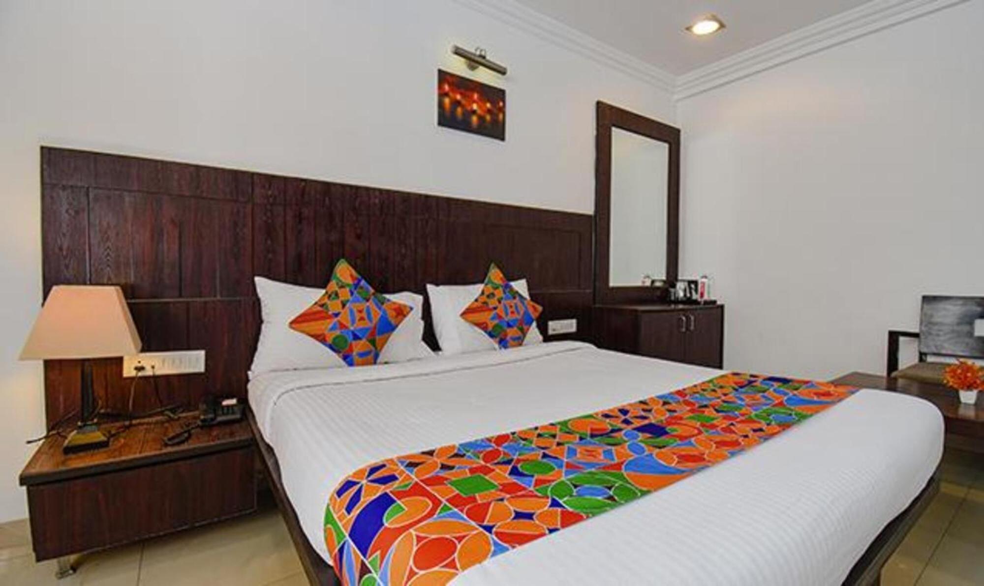 Hotel Shirdi Sai Wada Exterior photo