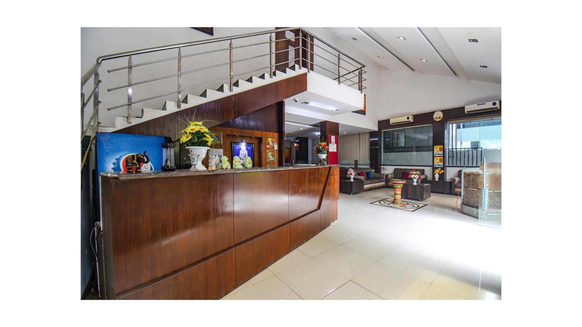 Hotel Shirdi Sai Wada Exterior photo