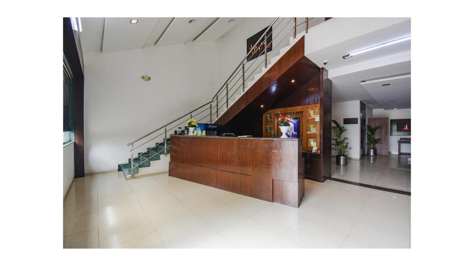 Hotel Shirdi Sai Wada Exterior photo