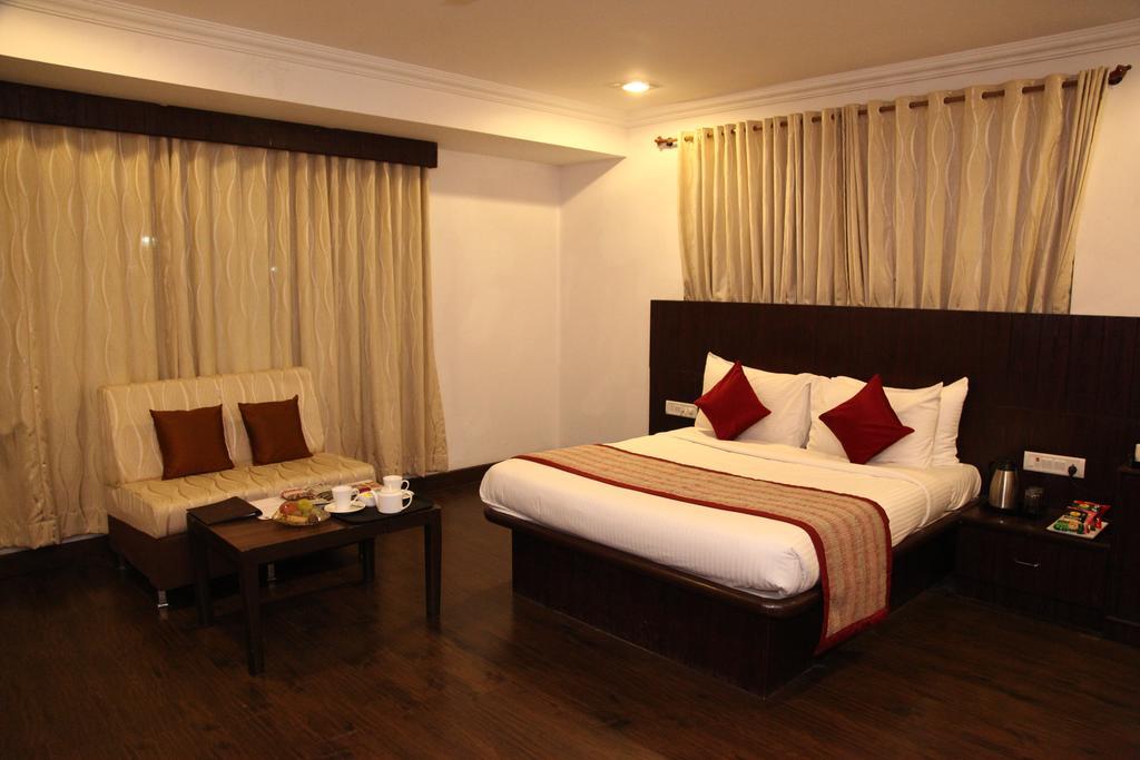 Hotel Shirdi Sai Wada Exterior photo