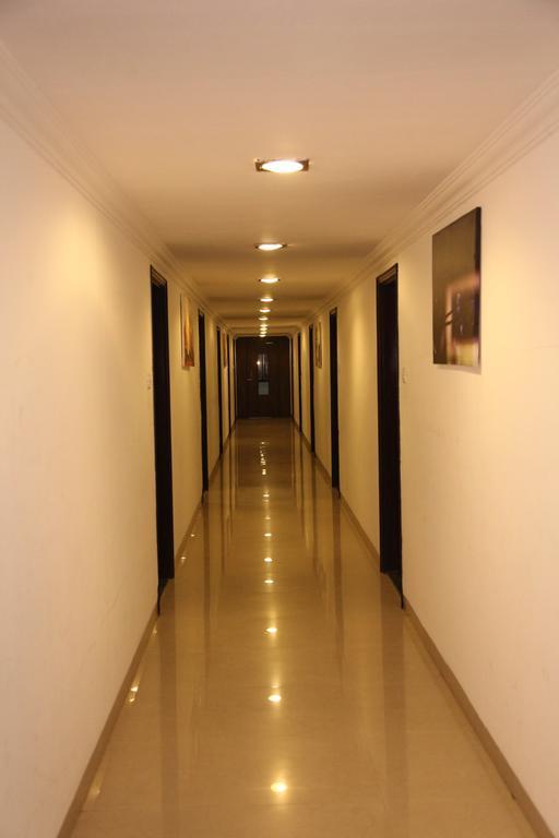 Hotel Shirdi Sai Wada Exterior photo