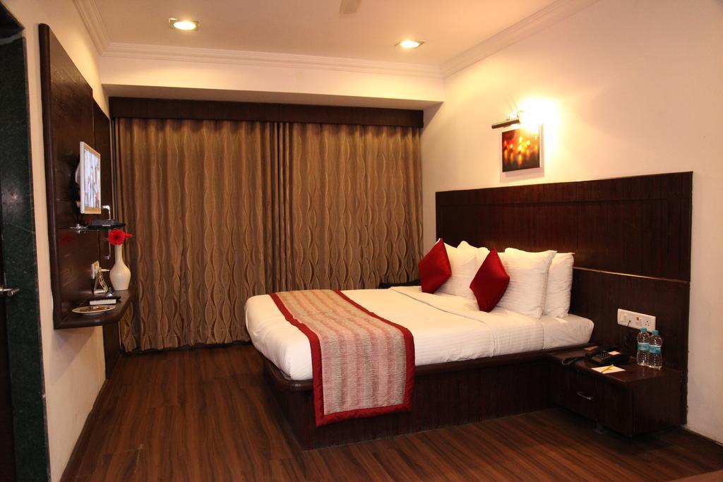 Hotel Shirdi Sai Wada Exterior photo