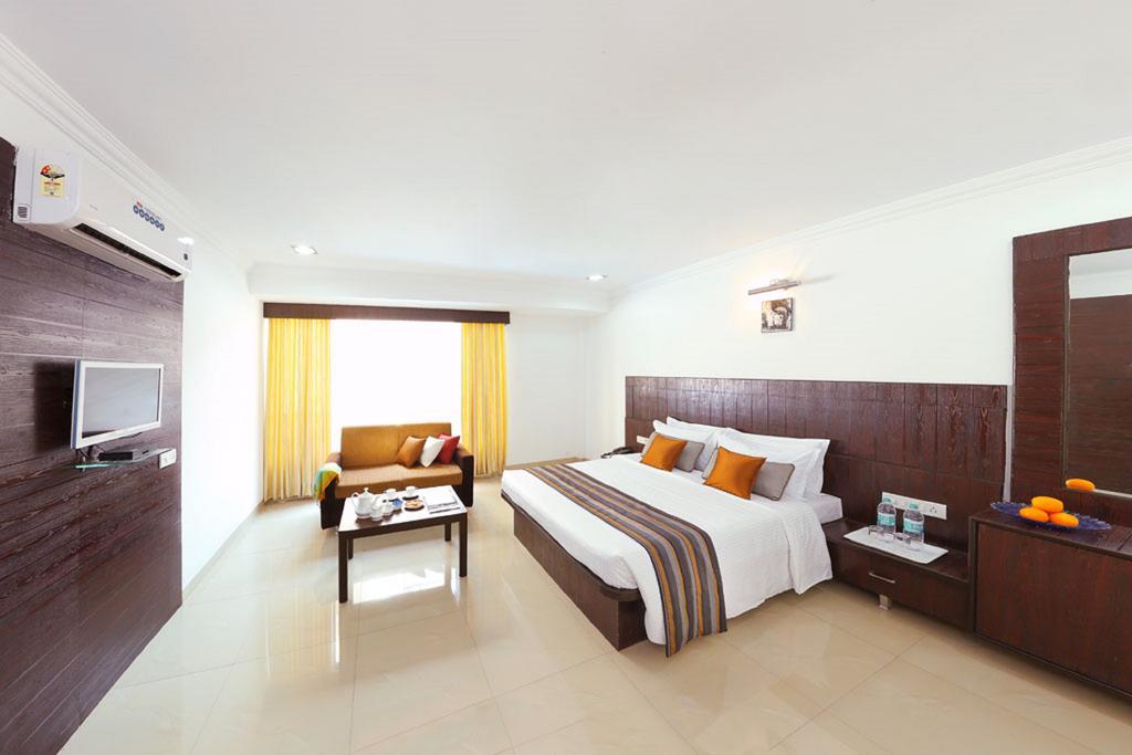 Hotel Shirdi Sai Wada Exterior photo